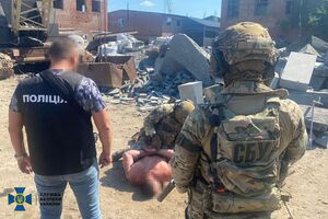 В Житомирской области разоблачили банду рэкетиров, которые "выбивали" деньги из военнослужащего ВСУ