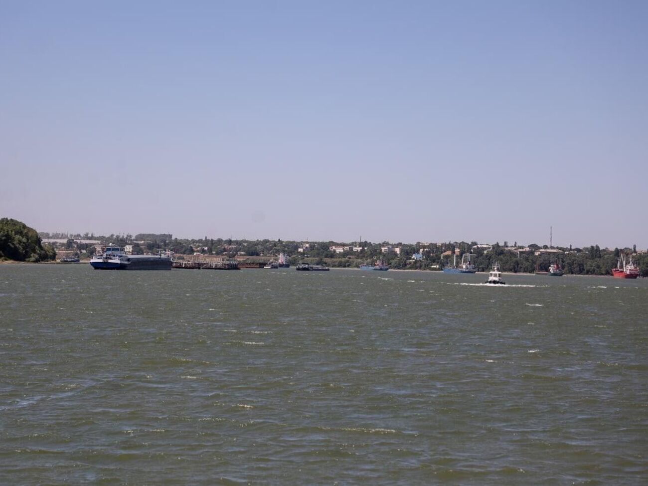 Значительная часть украинского зерна будет отправляться вниз по Дунаю, отметила WSJ