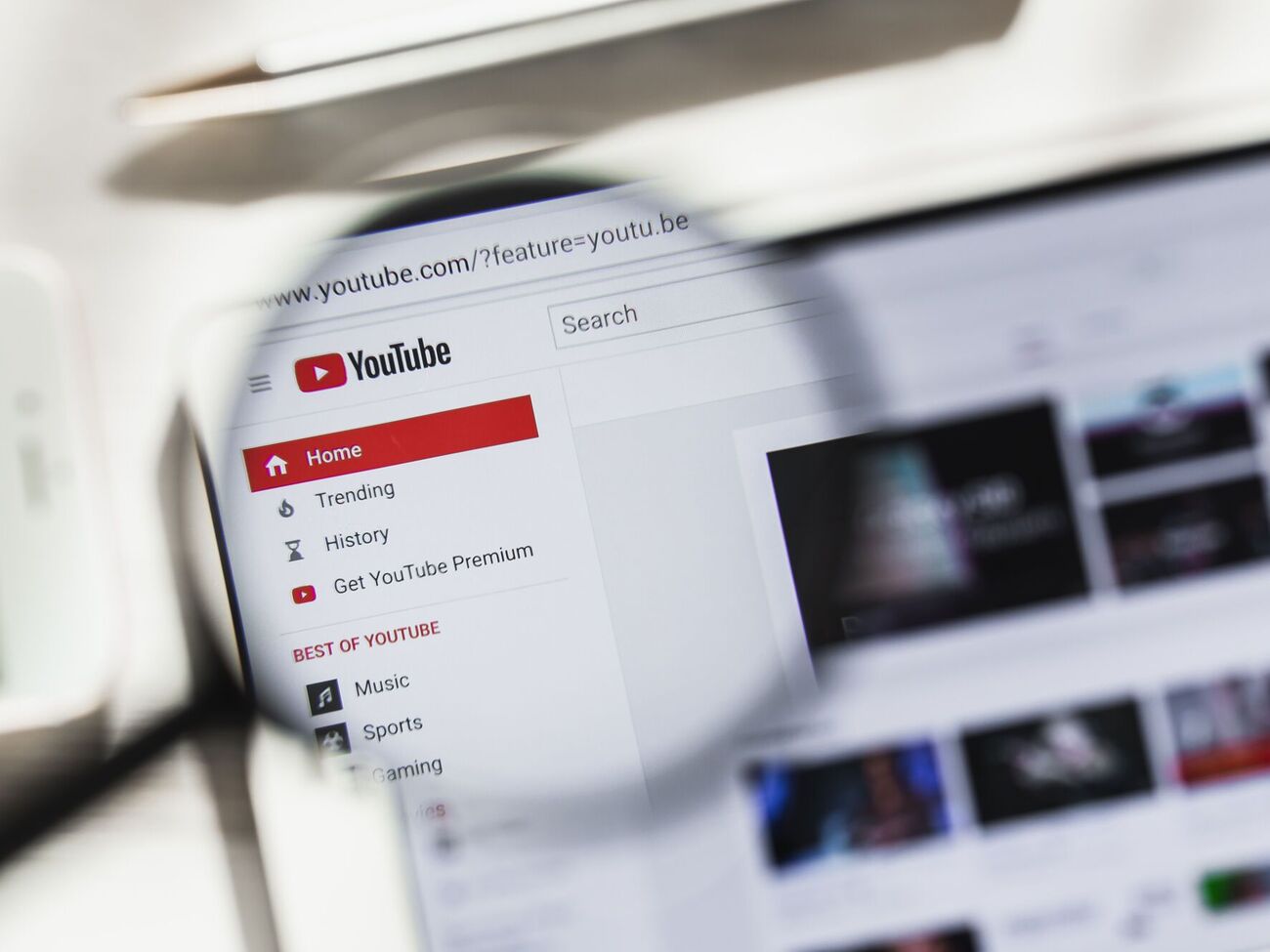 Особливу увагу YouTube буде приділяти дезінформації про рак