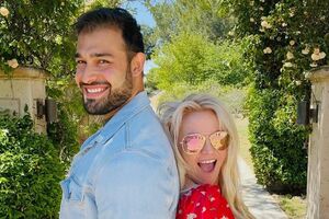 Спирс и Асгари поженились в июне 2022 года