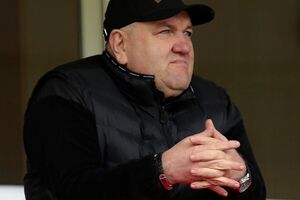 Поворознюк є зокрема президентом ФК "Інгулець"