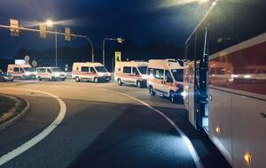 За время полномасштабной войны в Украину доставили более 1300 медавтомобилей, отметили в Минздраве