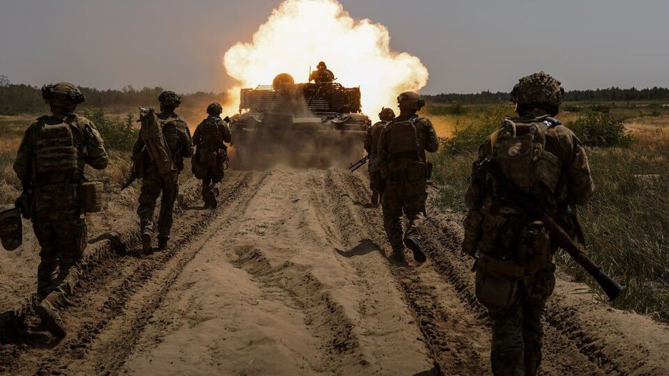 В "Азове" показали уничтожение вражеских целей