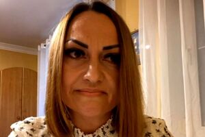 Узлова розповіла, що познайомилася з Поворознюком 17 травня 1997 року. Того дня він, за словами жінки, погодився її підвезти й потім зґвалтував