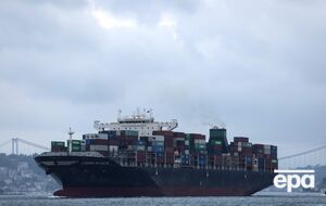 Судно первым прошло по украинскому гуманитарному коридору и прибыло в пункт назначения. По мнению экспертов, российская "блокада" в Черном море – "чистый театр"