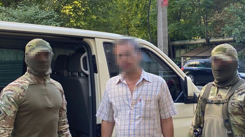 Під час обшуків за місцем проживання фігуранта виявили мобільний телефон із доказами його переписки з представником ГРУ РФ