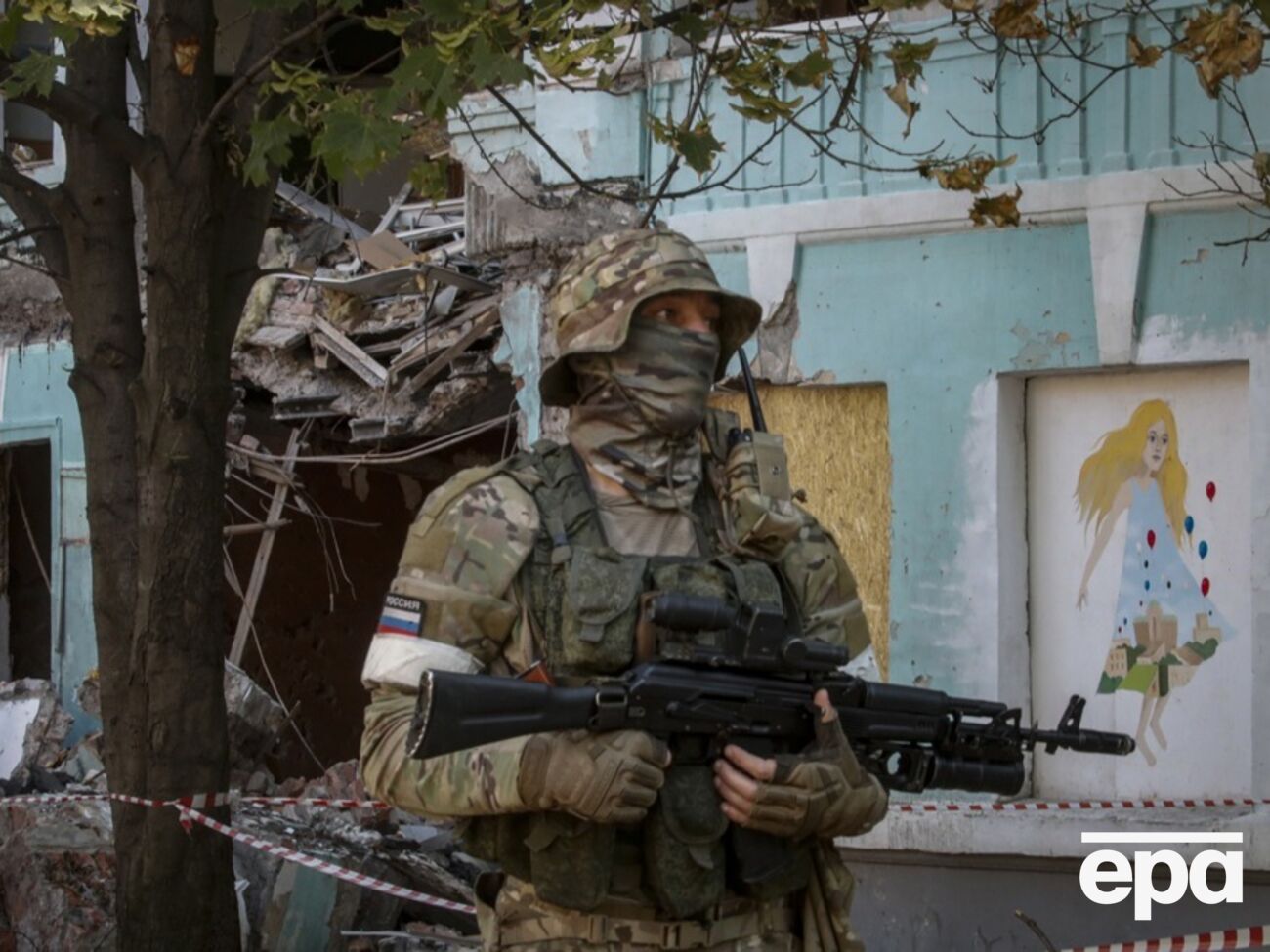 Через жилые районы Мариуполя оккупанты перебрасывают военную технику в направлении Бердянска