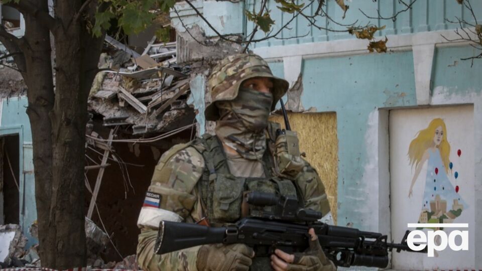 Через житлові райони Маріуполя окупанти перекидають військову техніку в напрямку Бердянська