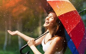 При выполнении упражнения нужно представить, что вы находитесь под дождем