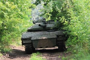 Крістерссон заявляв у лютому, що Україна отримає 51 бойову машину піхоти CV90