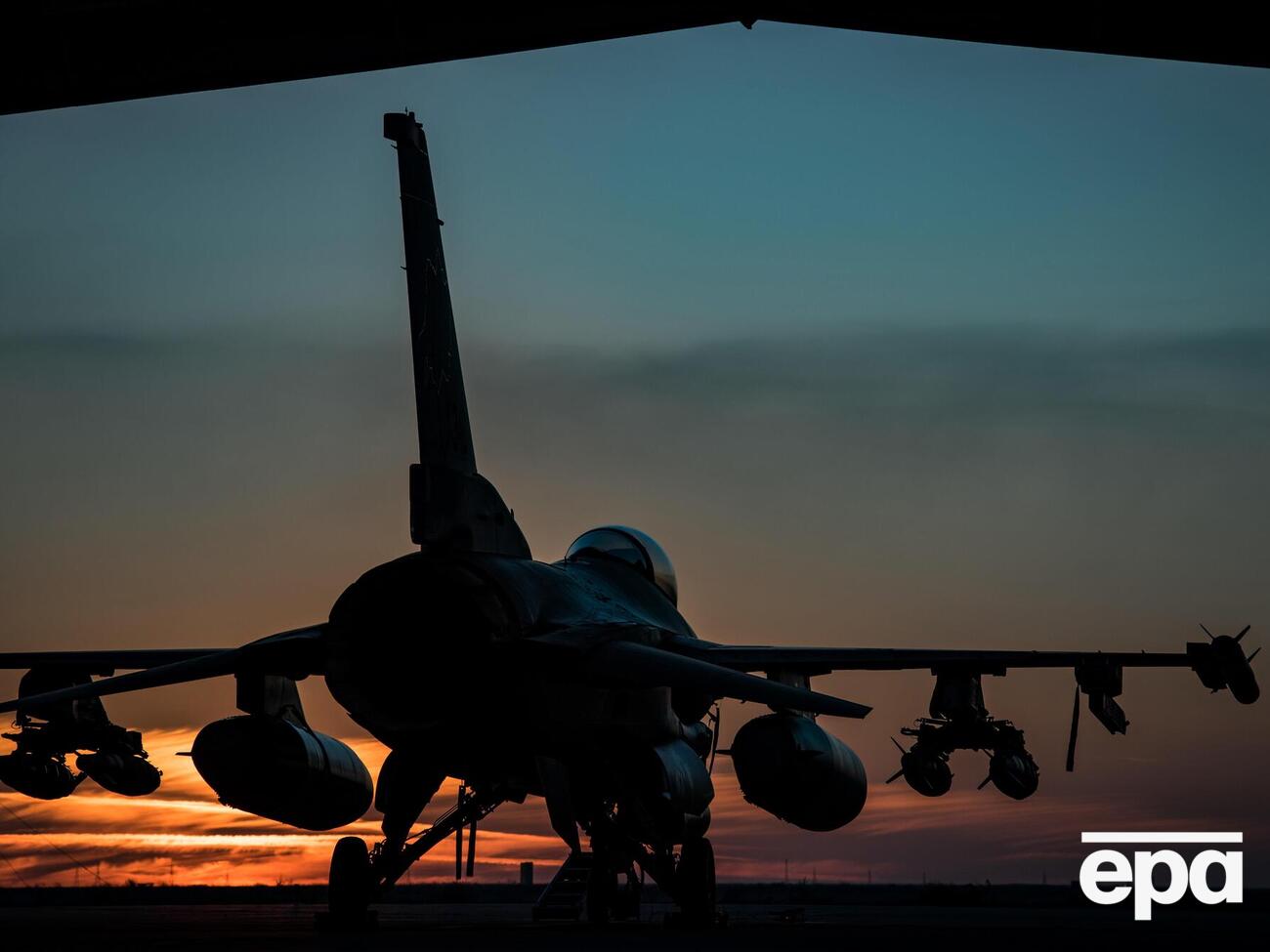 Мінімальний строк на підготовку пілотів на F-16 – шість місяців, але лише пілотів недостатньо, зазначив Резніков