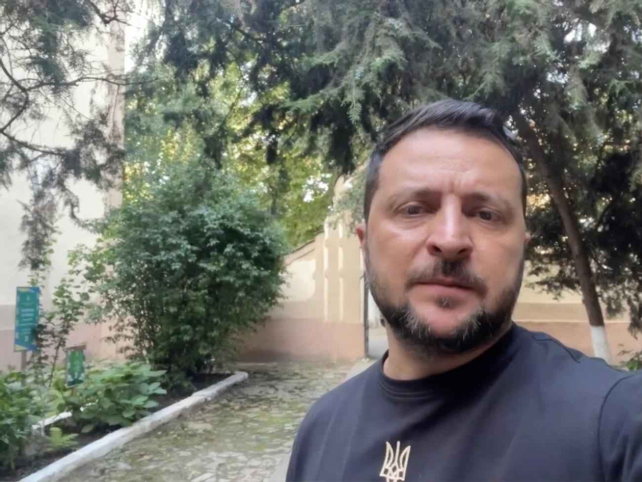 Зеленський зустрічався з чиновниками та жителями Берегова