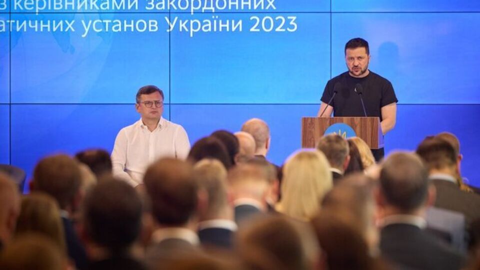 Президент заявив, що зброї, яку отримує Україна, поки недостатньо, щоб сили оборони могли очевидно перевершувати російських окупантів