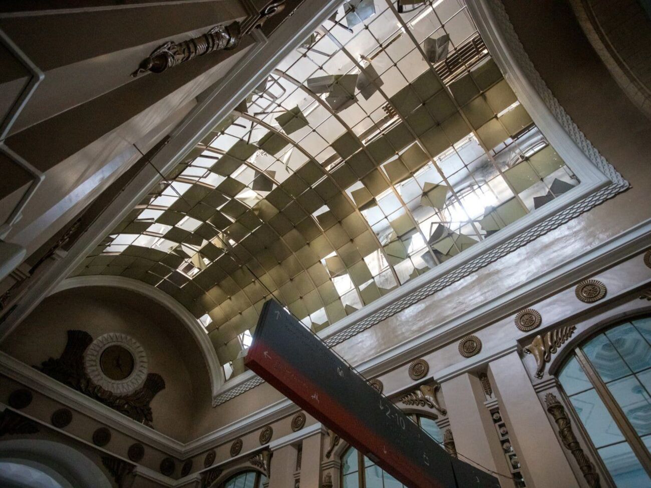 В российском Курске повреждено здание вокзала