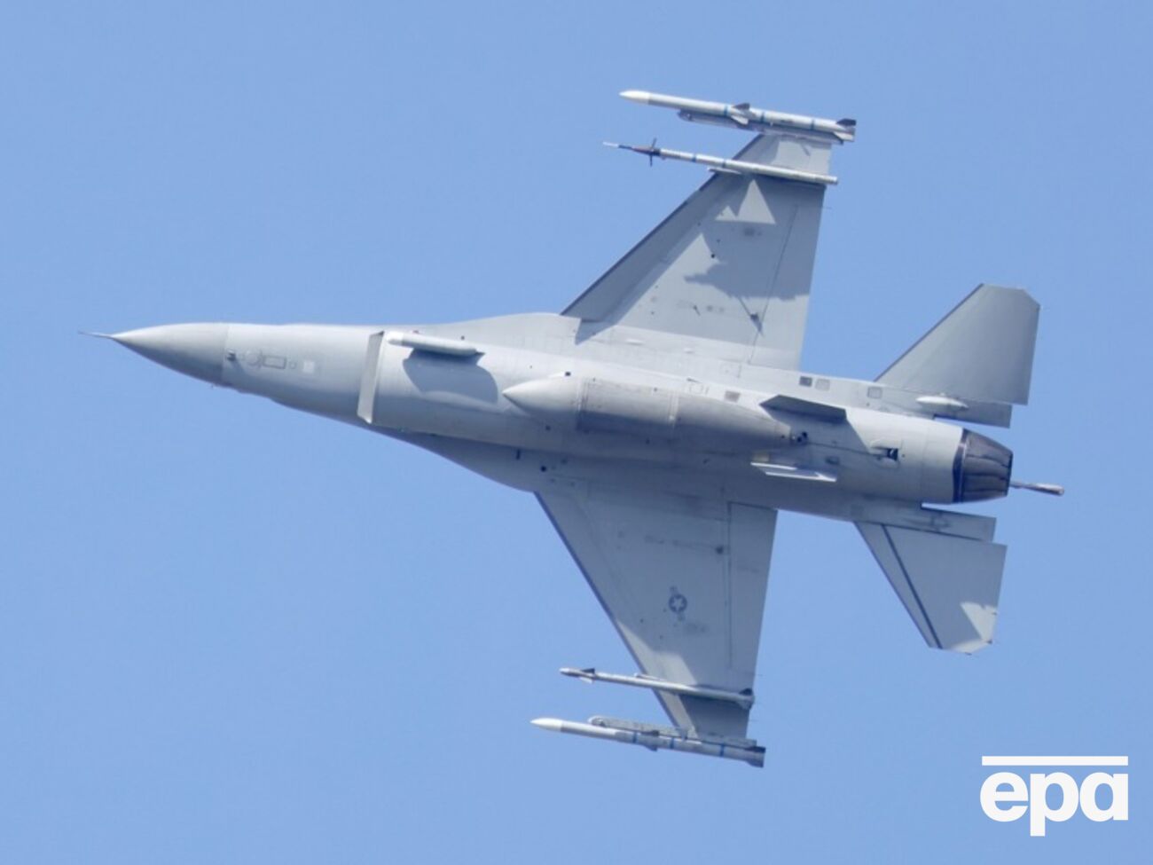 11 июля на саммите НАТО в Вильнюсе 11 стран и Украина подписали меморандум о создании коалиции по подготовке украинских военных летчиков на истребителях F-16