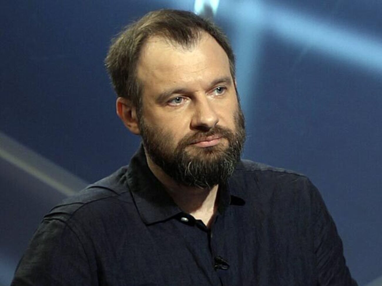 Не знаю, как называется культ, когда люди сходят с ума и превращают государство в идол, во имя которого можно убивать детей. Или это обыкновенный фашизм?