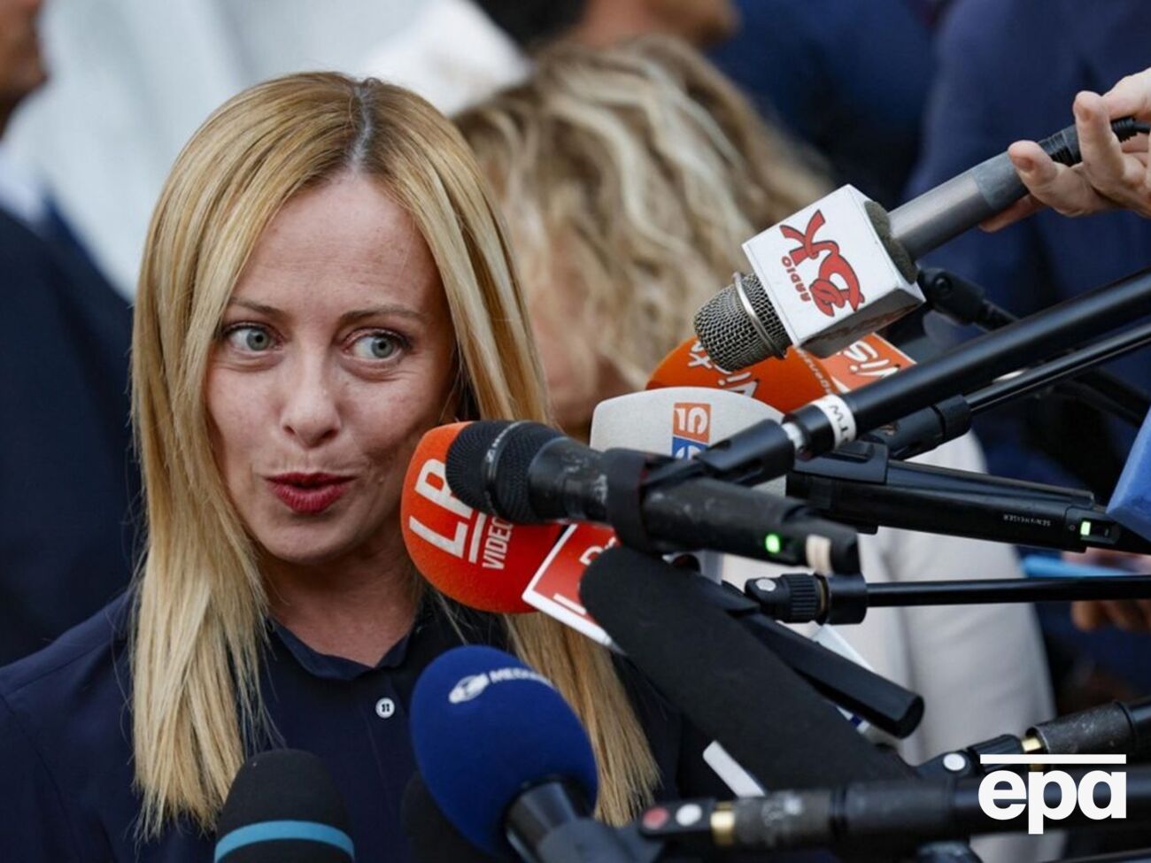 Мелоні заплатила за співвітчизників, які втекли з ресторану