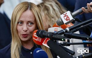 Мелоні заплатила за співвітчизників, які втекли з ресторану