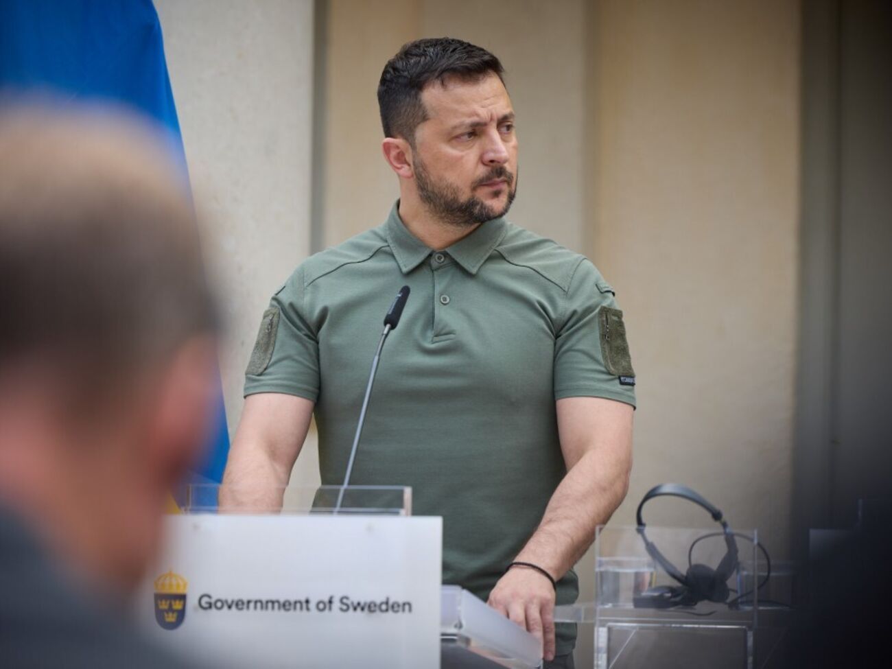 Якщо є дефіцит бронетехніки, танків, то можуть загинути тисячі людей, зазначив Зеленський