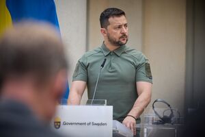Якщо є дефіцит бронетехніки, танків, то можуть загинути тисячі людей, зазначив Зеленський