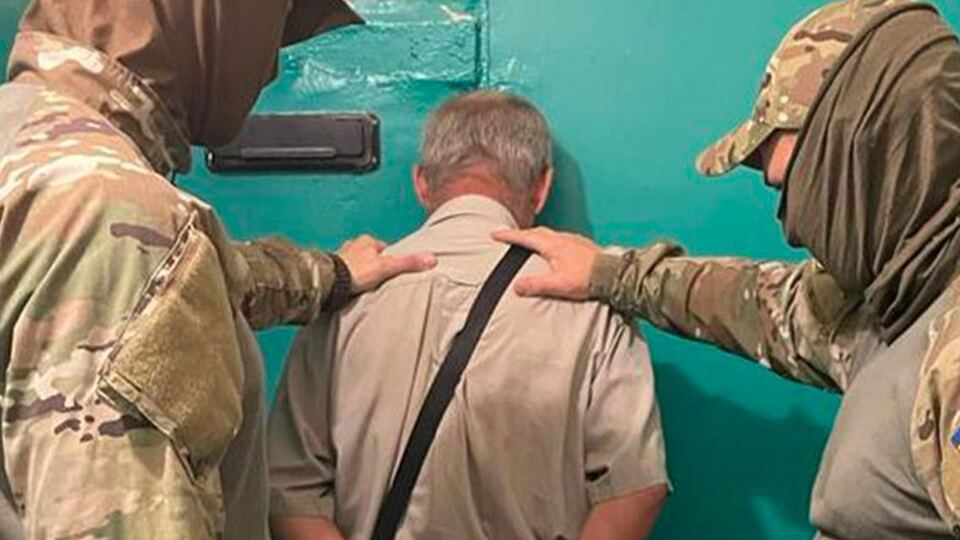 Затриманий перебуває під вартою, йому загрожує до 15 років ув'язнення