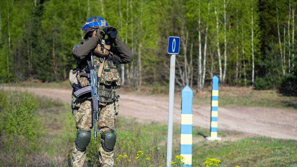 Навчальні російські роти відпрацьовують тренувальні завдання і складають іспити в прикордонні Сумської і Чернігівської областей, зазначили в ЦНС