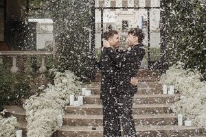 Лоуренс: Містер і містер де Моор