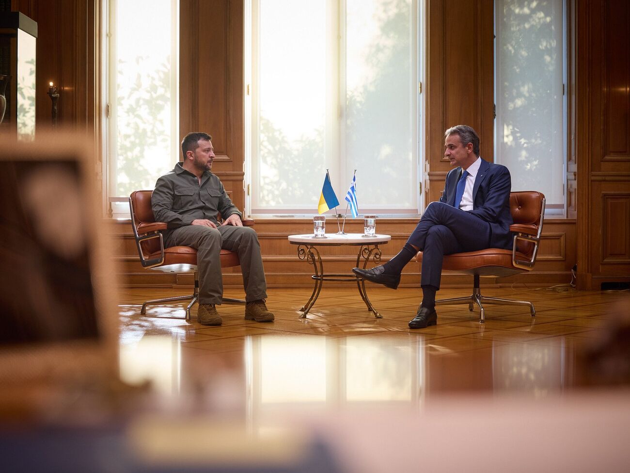 Зеленский (на фото он с премьером Греции): Сегодня мы имеем важные результаты для авиационной коалиции
