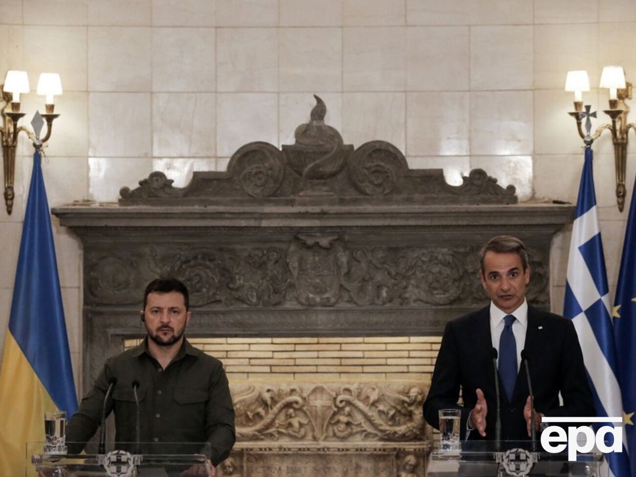Зеленский и Мицотакис говорили о шефстве над регионами Украины, пострадавшими от войны