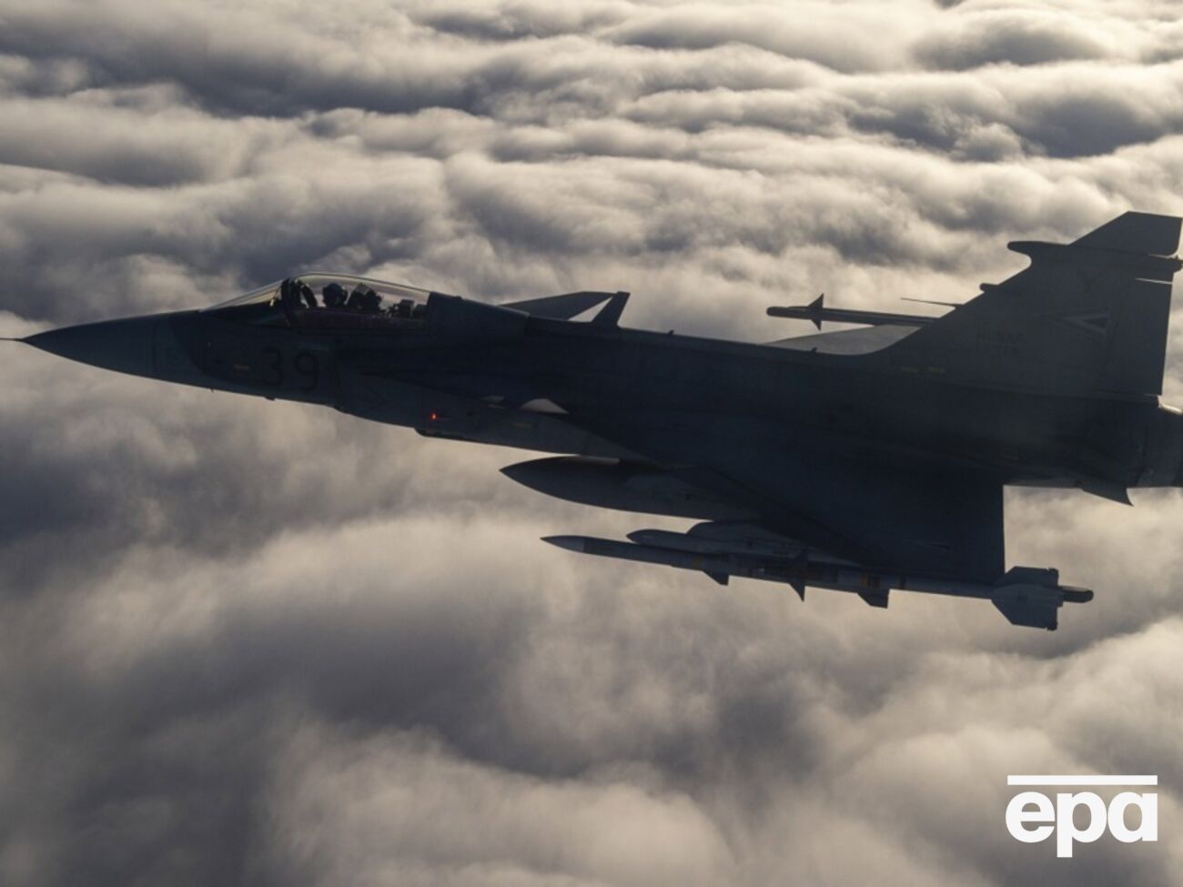 ВС ВСУ продолжают изучать перспективы постановки шведских самолетов Gripen на вооружение в будущем, отметил Игнат