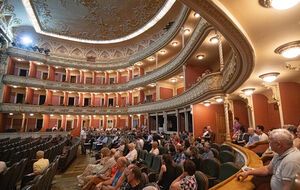 Всего администрация театра перенесла четыре спектакля, запланированных на 23-го и 24 августа