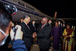 Рамафоса лично встречал Си Цзиньпина в аэропорту