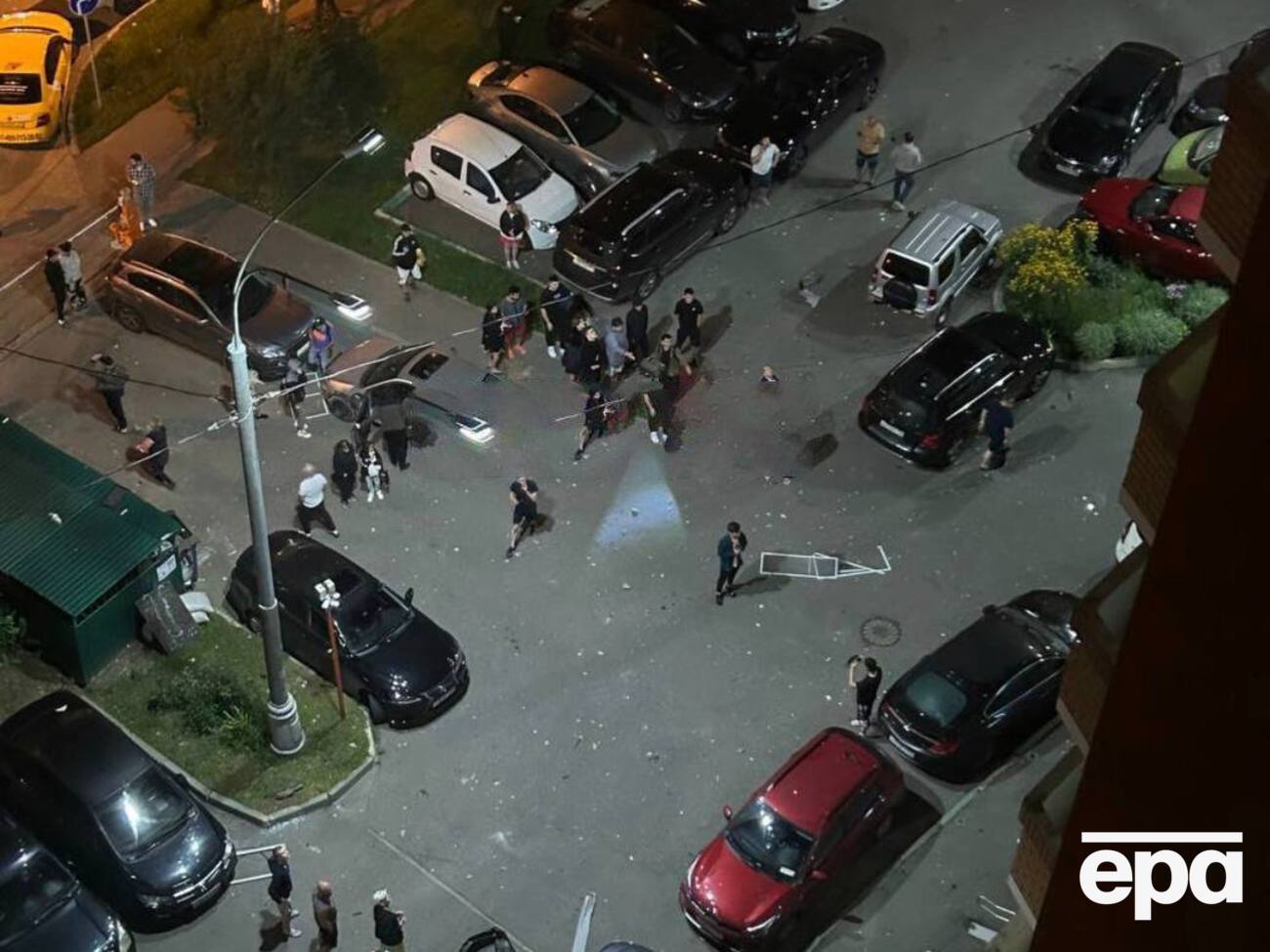 Из-за взрыва в домах в Красногорске побились окна