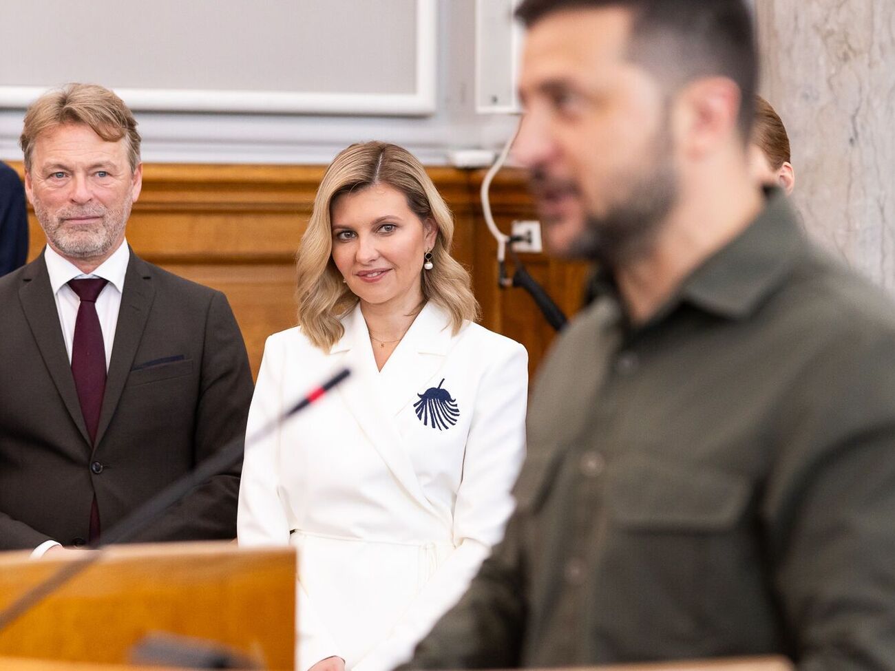 Дружина Зеленського з'являється на офіційних заходах у вбраннях і прикрасах від українських брендів