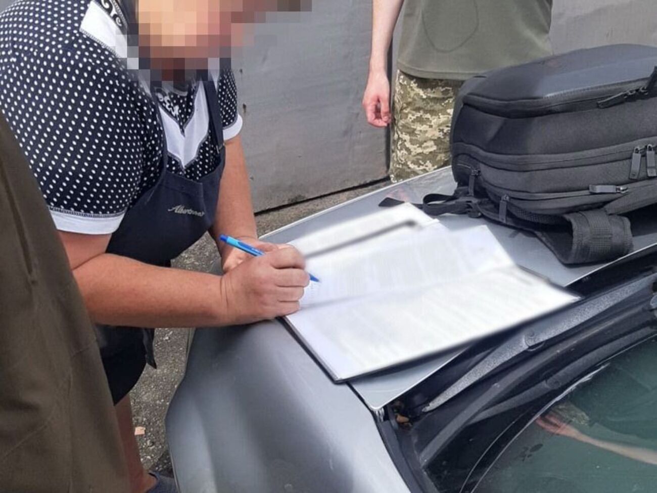 Під час обшуків у затриманої вилучили мобільний телефон із доказами злочинної діяльності на користь РФ