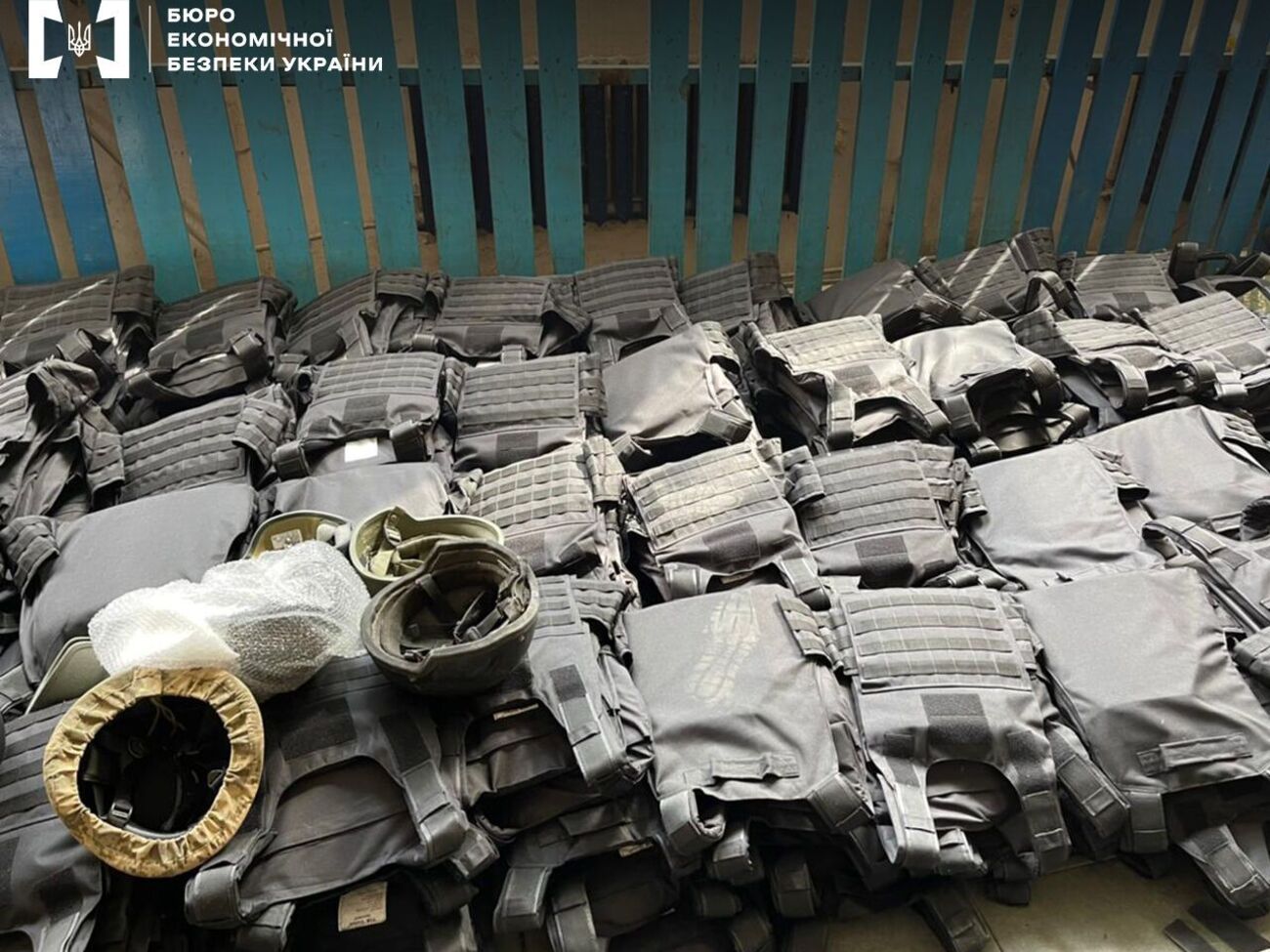 Бронежилеты должны были соответствовать четвертому классу защиты, но оказались опасными для применения в боевых условиях, сообщили в СБУ