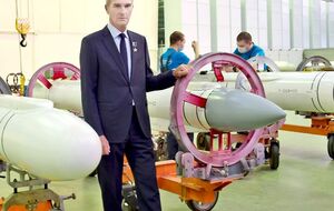 Обносов уже 20 лет руководит ракетной корпорацией РФ, недвижимость в Чехии записана на его зятя