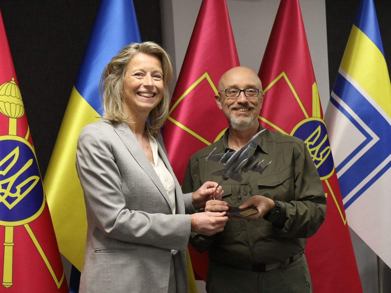 Оллонгрен инициировала создание "авиационной коалиции", отметил Резников