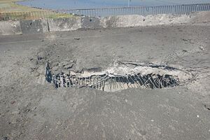 Постійні мости через Сиваш у Чонгарі (на фото) та Генічеську пошкоджено, а понтонна переправа не справляється з вантажопотоком, вважають у британській розвідці