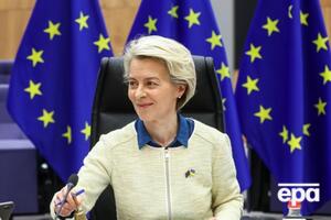 Фон дер Ляєн обирає для заходів, пов'язаних із підтримкою України, жовто-сині вбрання