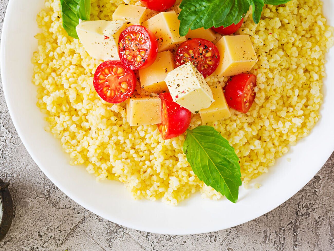 Если пшено хранится более года, оно будет горчить