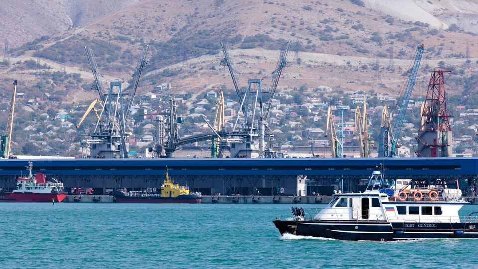 Для России нужно создавать напряжение на ключевом азово-черноморском коридоре, чтобы она испытывала опасность и для собственных перевозок, считает нардеп