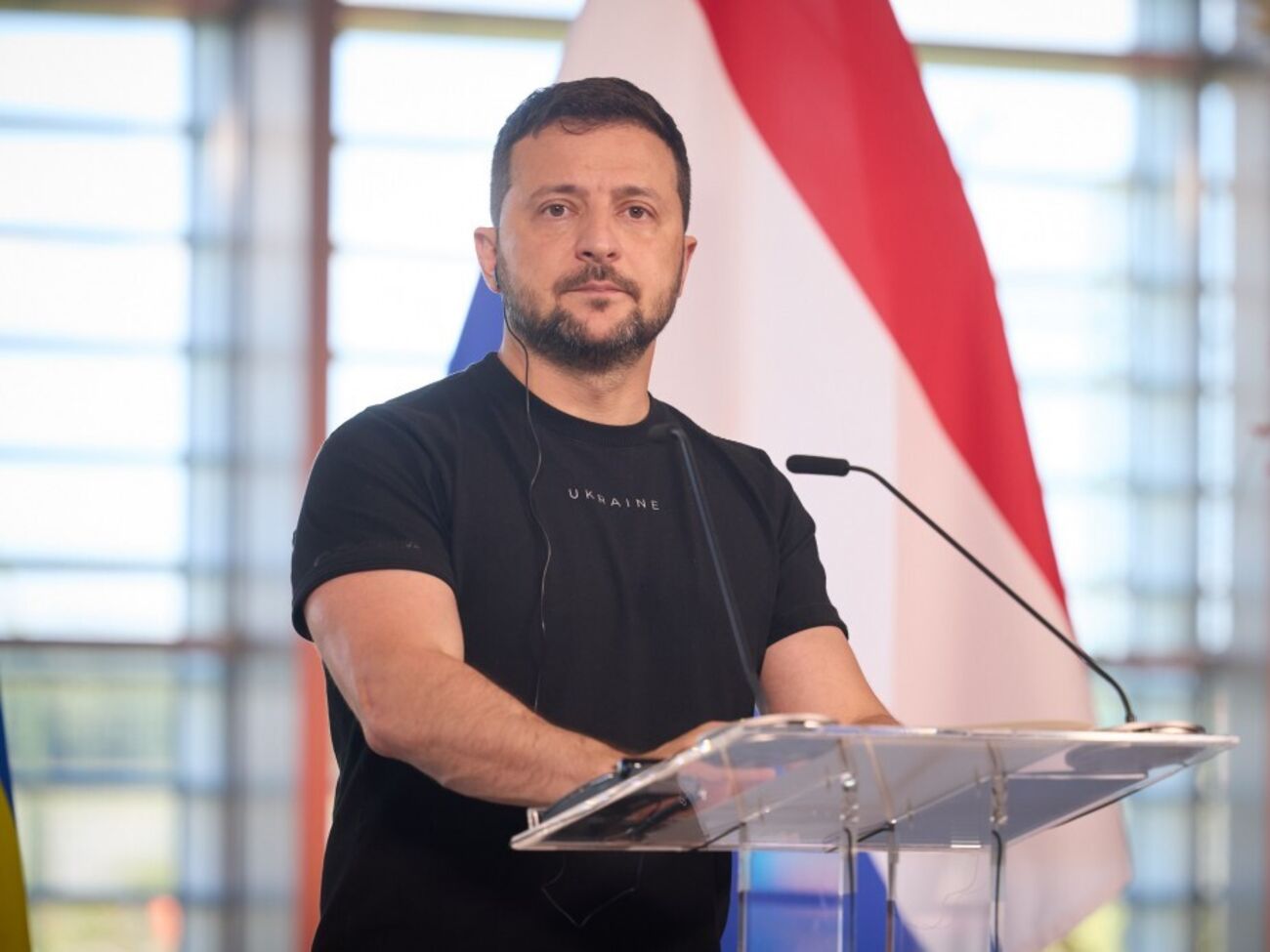 Міняти НАТО на українські землі – це нечесний діалог, зазначив Зеленський