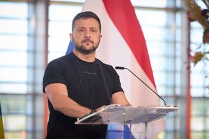 Менять НАТО на украинские земли – это нечестный диалог, отметил Зеленский
