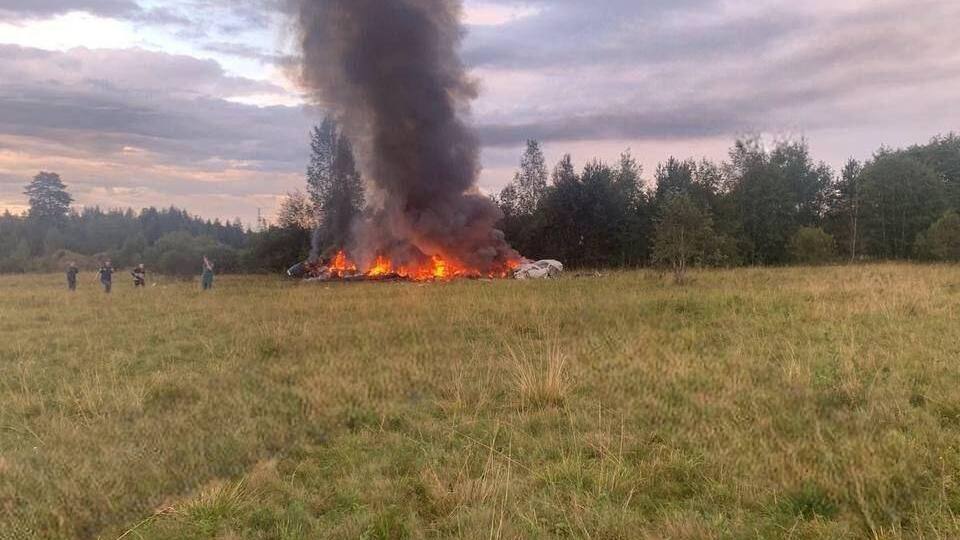 Предварительно, в результате авиакатастрофы погибли 10 человек