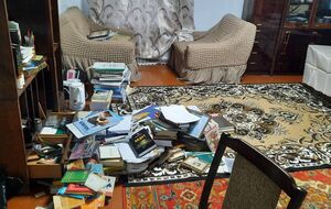 У Меджлісі вважають дії окупантів помстою за саміт Кримської платформи. На фото – будинок одного з активістів після обшуку