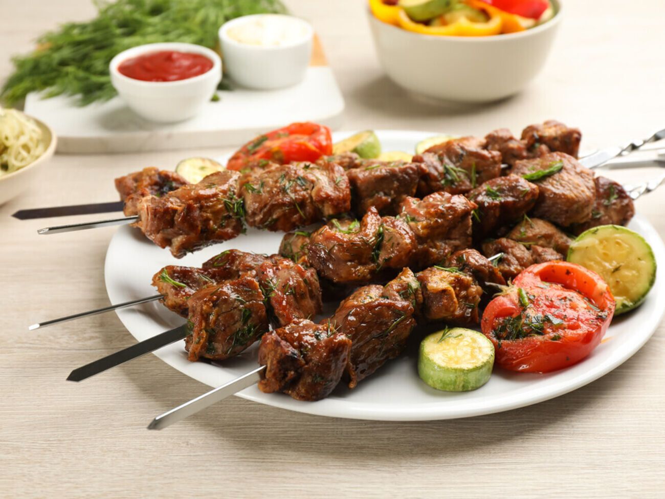 Маринад на основе газированной воды хорошо размягчают мясные волокна