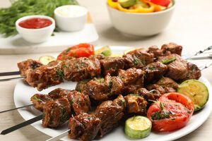 Маринад на основе газированной воды хорошо размягчают мясные волокна