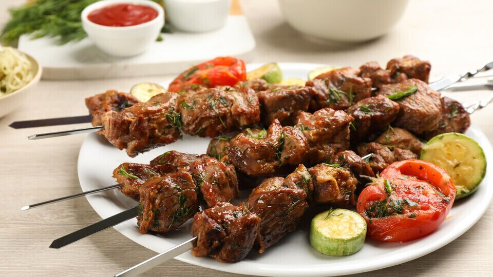 Маринад на основе газированной воды хорошо размягчают мясные волокна