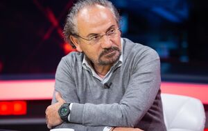 Шустер: Рубль обесценивается, поэтому в магазине придется покупать гораздо дороже